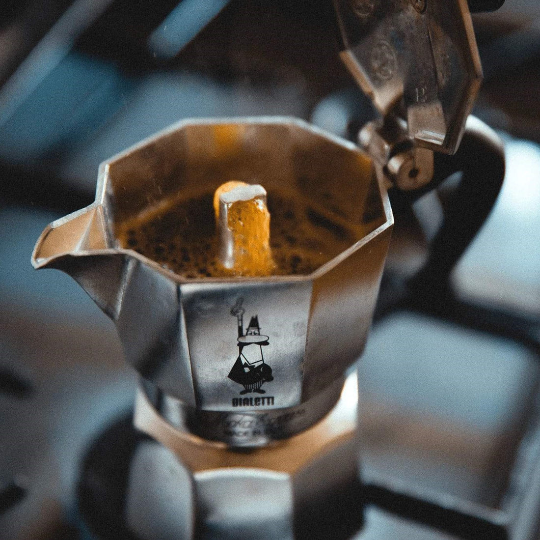 How To Make Coffee In A Moka Pot